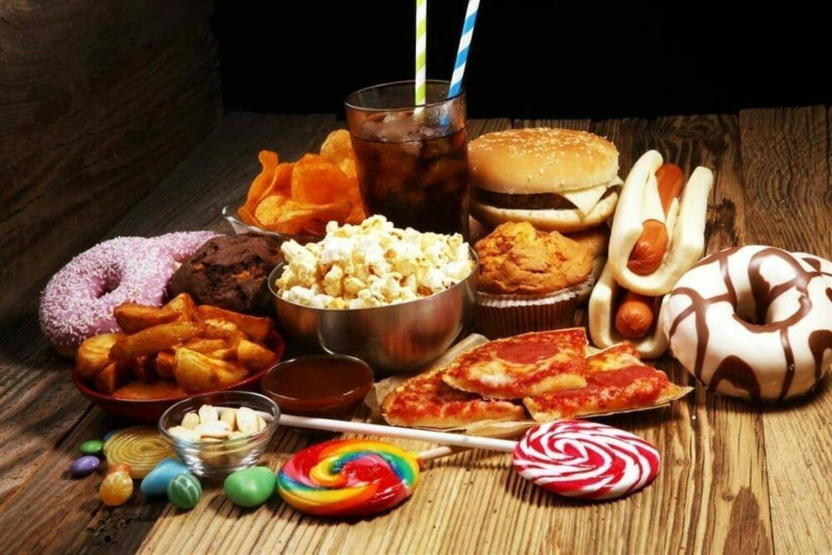 Согласно недавнему исследованию, проведенному в Великобритании, сверхобработанная пища (UPF) связана с повышенным риском развития рака верхних отделов