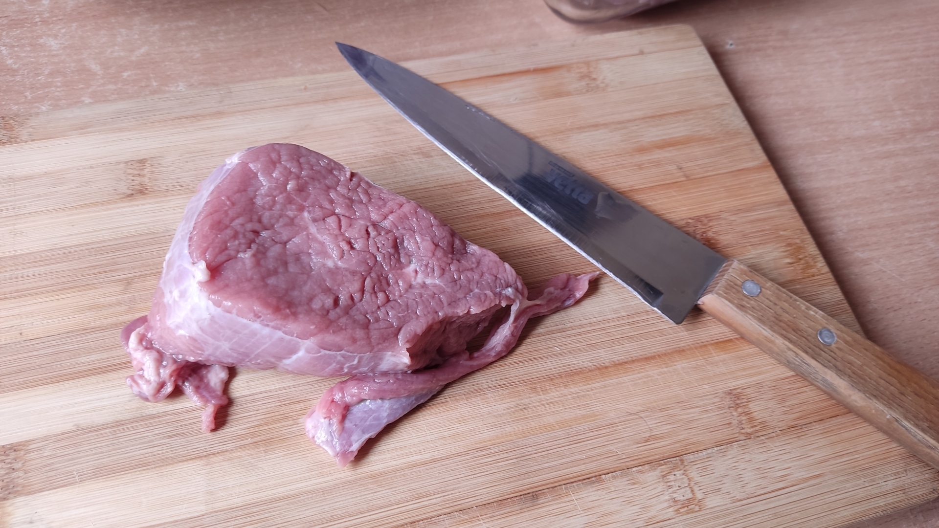 Мне хватает 1 кг мяса на неделю, а подруга тратит 5000 рублей. Рассказала ей, как экономить на мясе не в ущерб себе