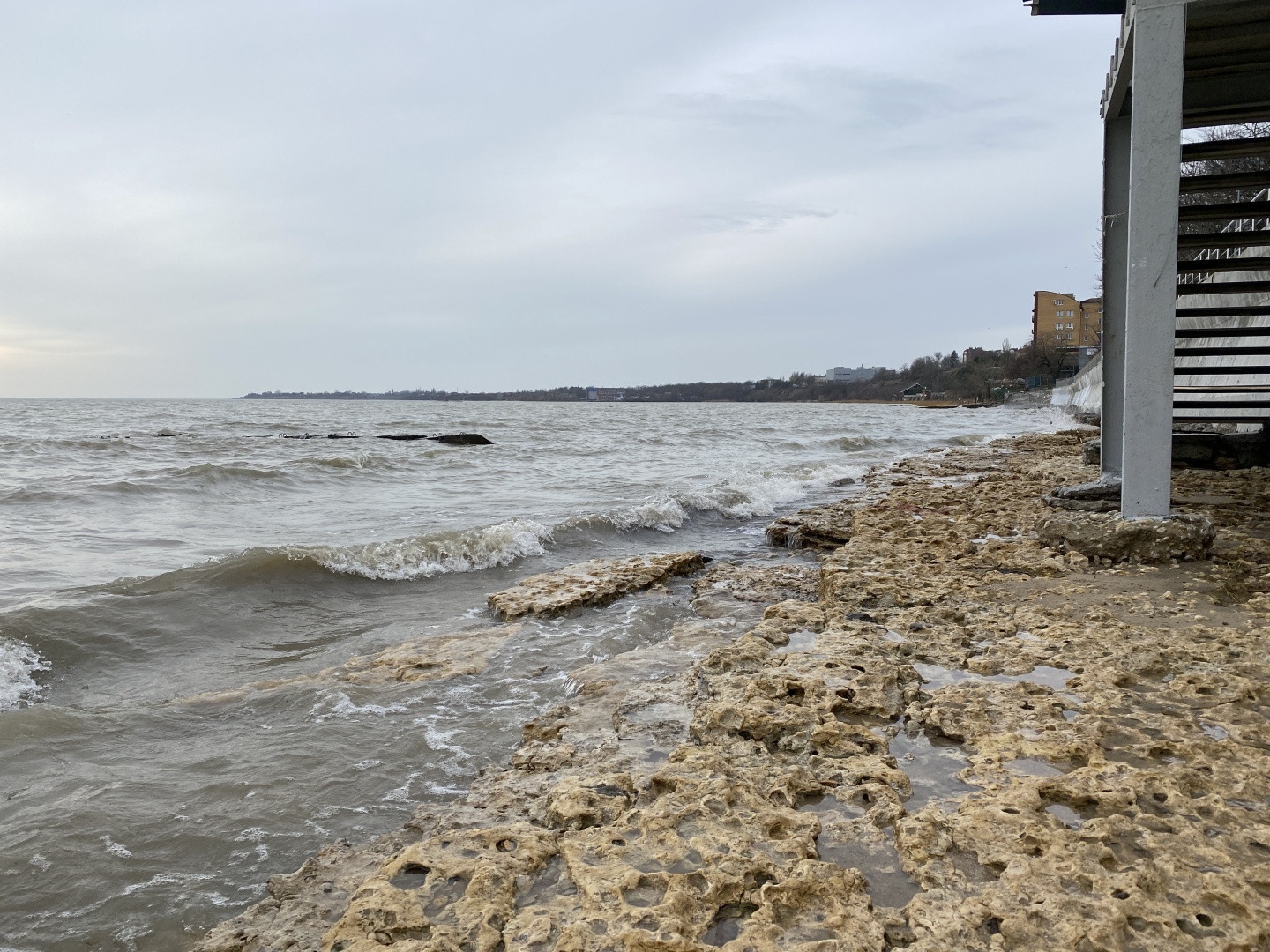 Посетил город Таганрог после недавнего шторма. Шокирующая картина. Набережных больше нет.