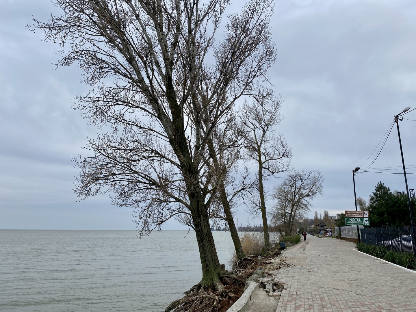 Посетил город Таганрог после недавнего шторма. Шокирующая картина. Набережных больше нет.