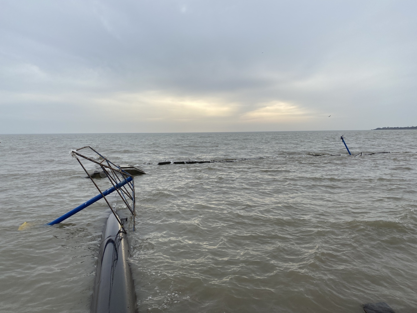 Посетил город Таганрог после недавнего шторма. Шокирующая картина. Набережных больше нет.