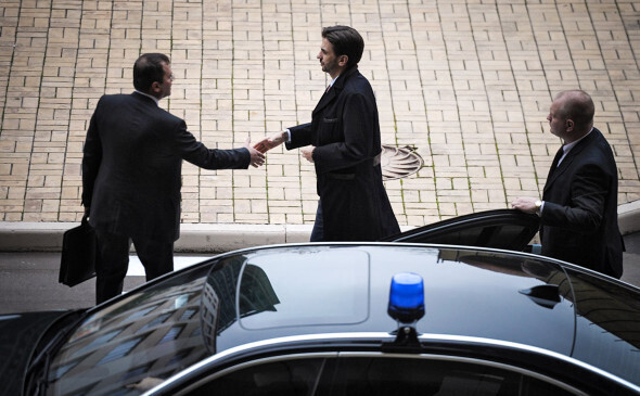 Украсть так миллион, любить так королеву, не актуально: украсть там миллиарды и жениться на фемиде, актуально!