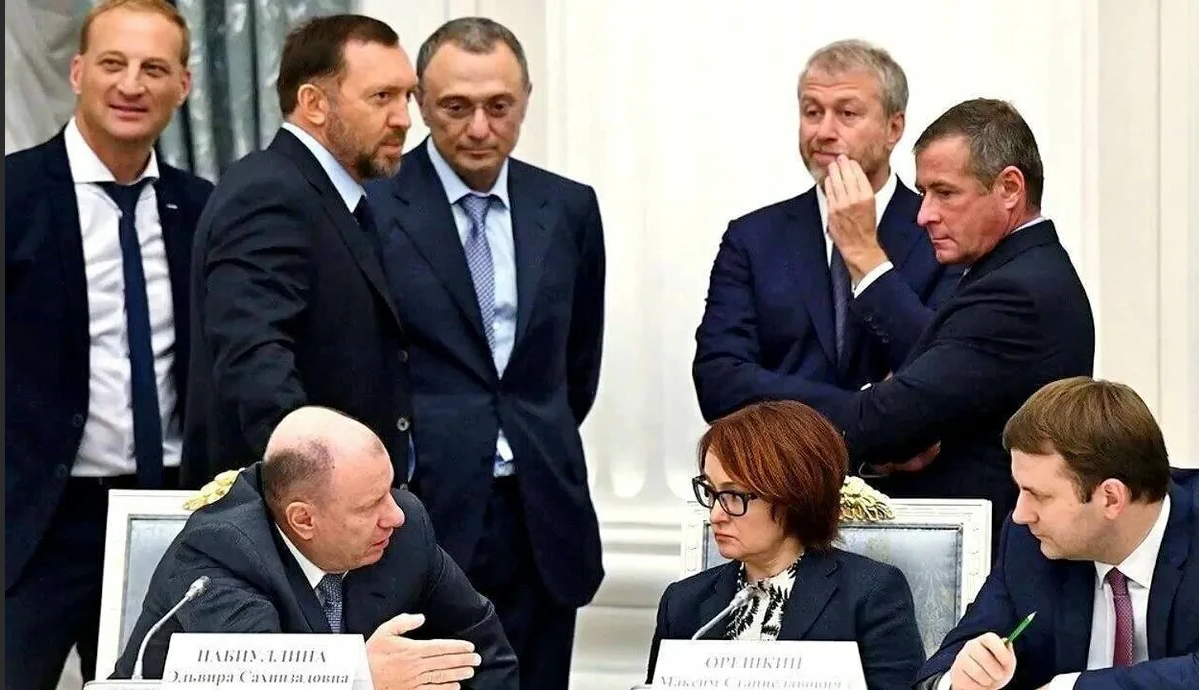 Кто реально управляет страной