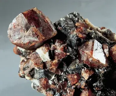 Камень циркон - магические и лечебные свойства