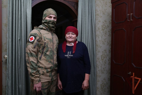 Медик Росгвардии спас жительницу ДНР