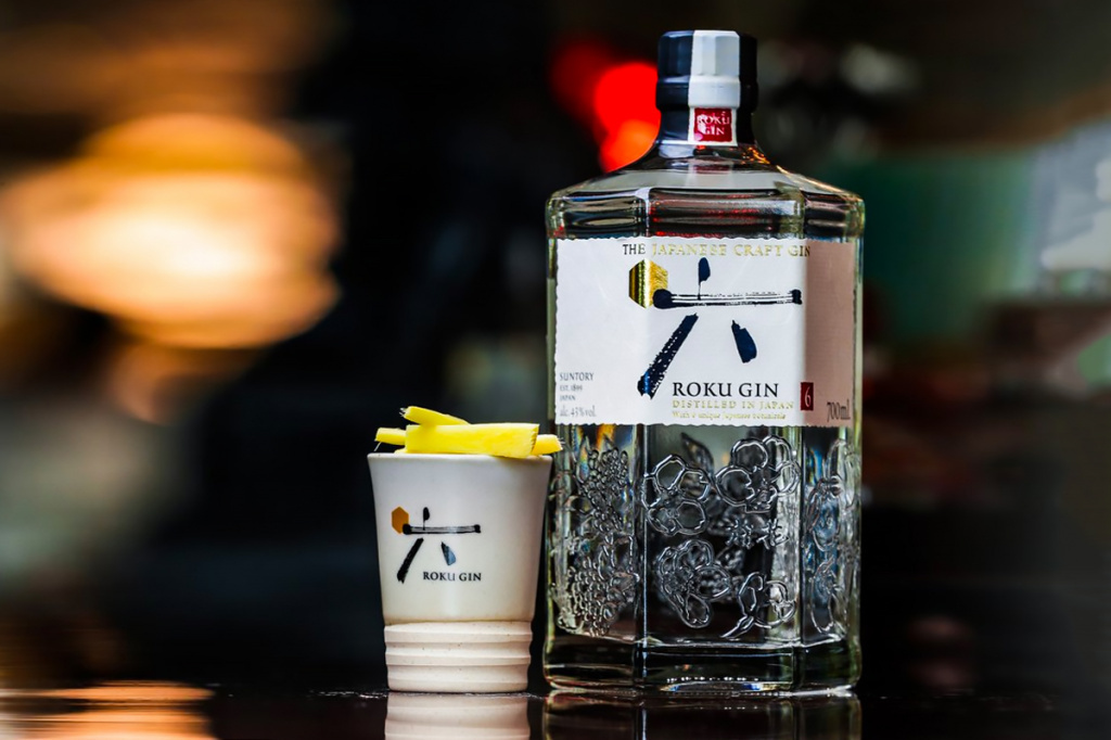 Сочетание продуктов питания с крафтовым джином