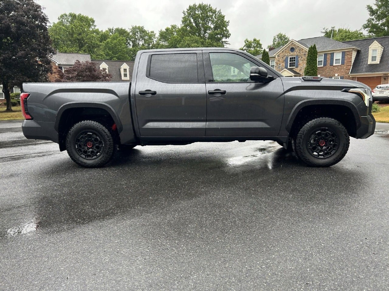 Обзор автомобиля: Toyota Tundra TRD Pro готова к игре, когда дорожное покрытие закончится