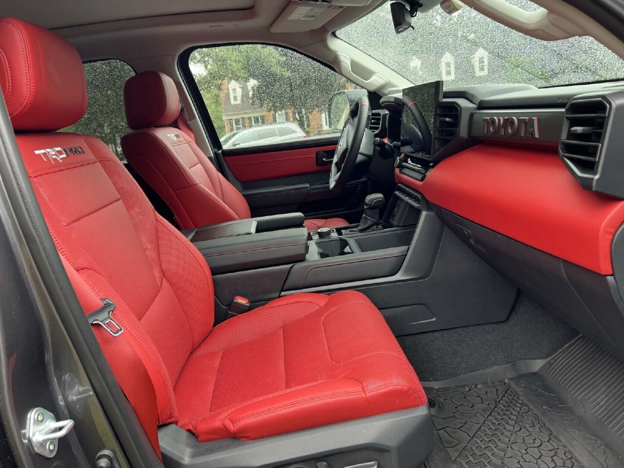 Обзор автомобиля: Toyota Tundra TRD Pro готова к игре, когда дорожное покрытие закончится