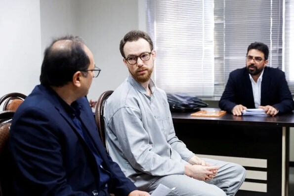 Иран предает суду чиновника ЕС из Швеции