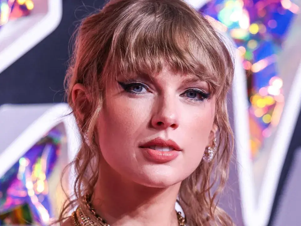Тейлор Свифт: Щедрость и Поддержка в Моменты Кризиса