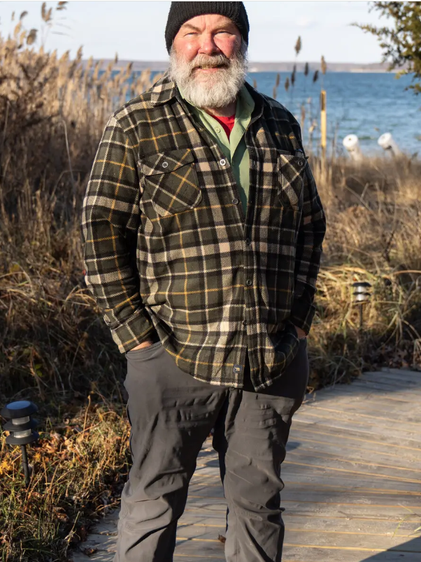 Он должен был сыграть Санту. Его взгляды на Ближний Восток помешали.