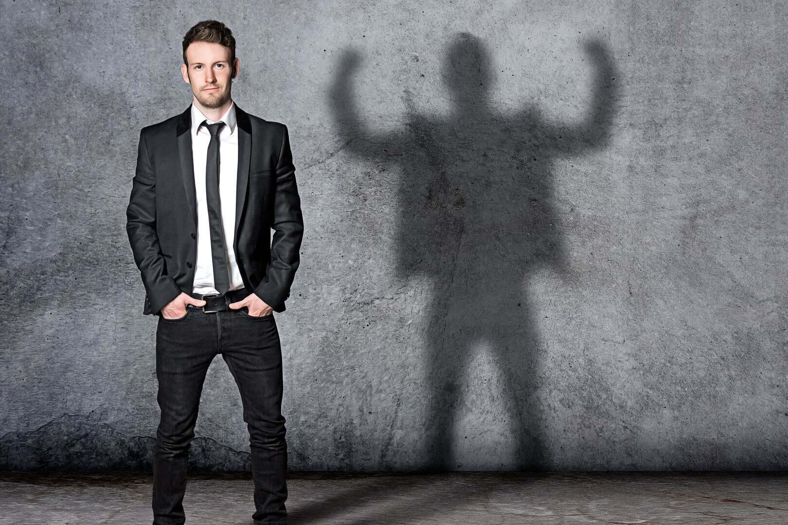 "Тайны мужской привлекательности: что же так влечет женщин?"