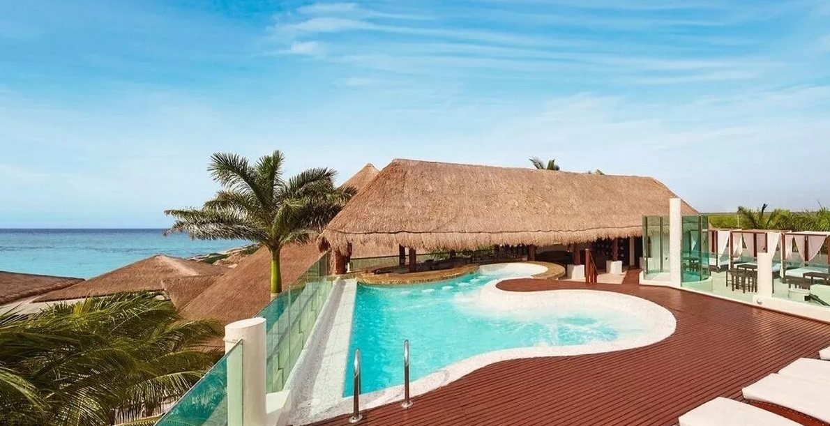 Секс-отель только для пар с «комнатой грехов» утверждает, что «исполняет любое желание» гостей