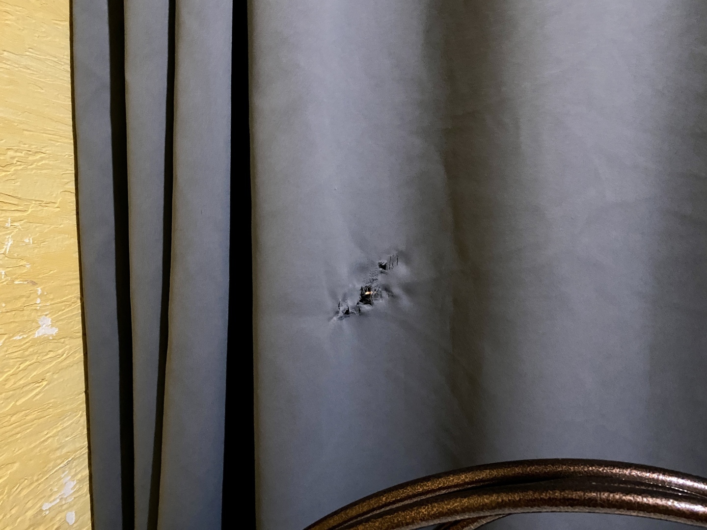 Это вам не Куршевель. Отель из 90-х в Домбае