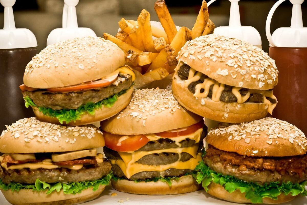 "Секреты Распределения Пищи: Почему Участники Телешоу "Я вешу 300 кг" Набирают Вес, И Отсутствие Таких Проблем в России"