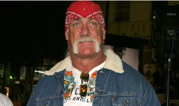 70 лет. звезда рестлинга Халк Хоган принял христианство