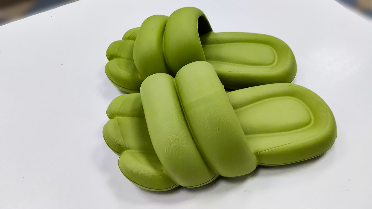 Забавные круглые тапки и злые наволочки! Что только не продается на Валдберрисе