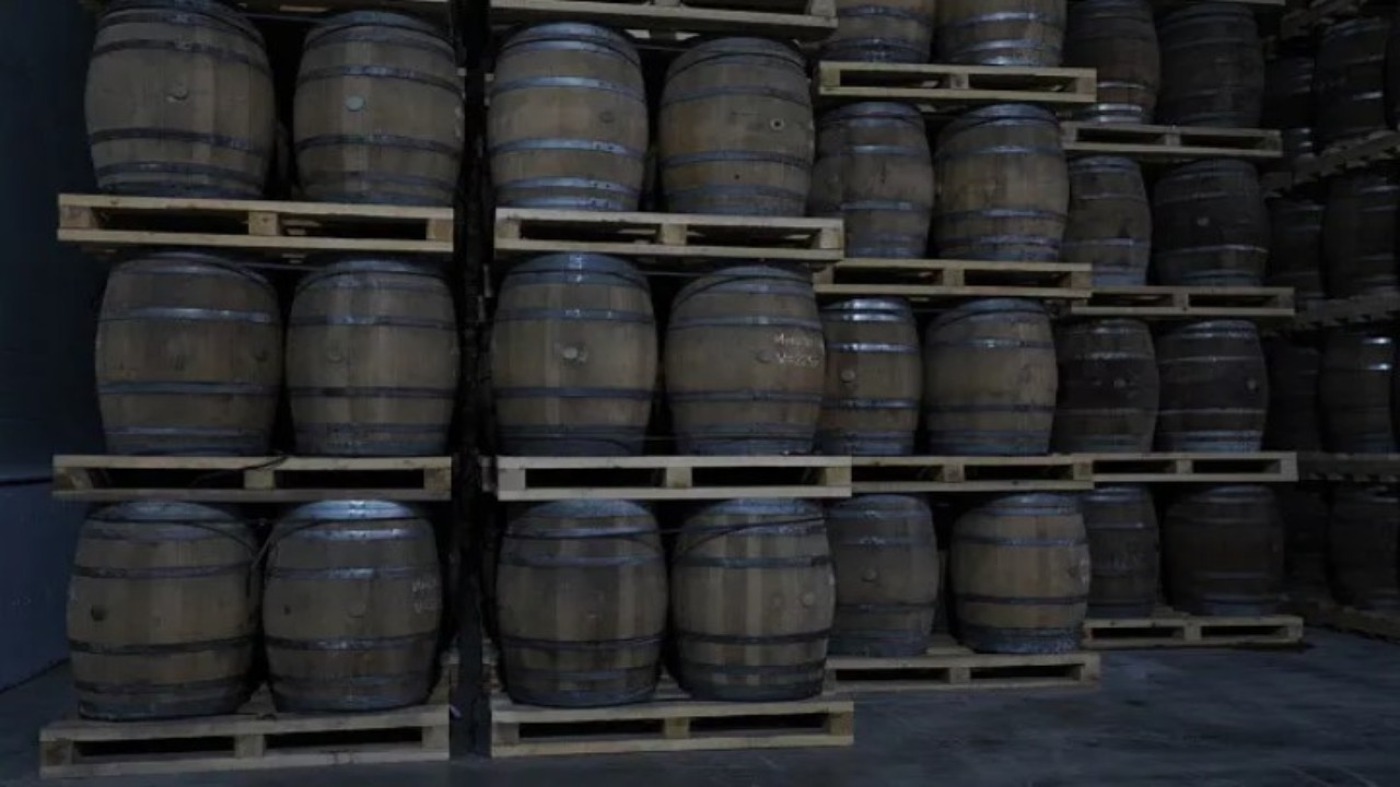 Россия празднует знаменательную дату: В Минеральных Водах запущено первое отечественное производство виски! 🇷🇺🥃