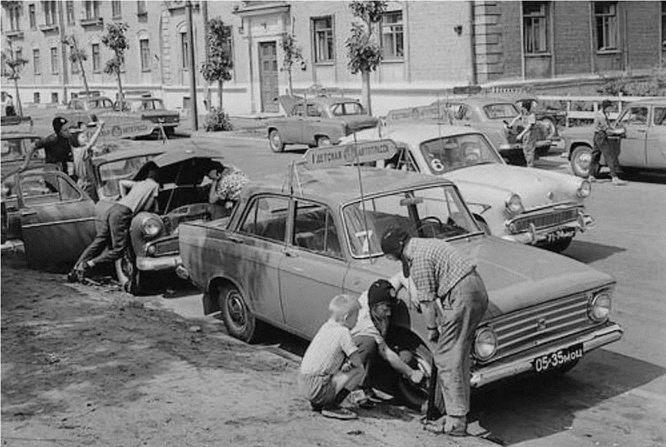 Странные традиции в разных профессиях