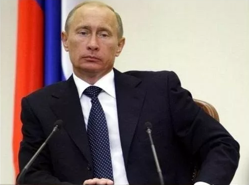 Запад решил "отнять" у Путина статус президента. Ответ был жестким