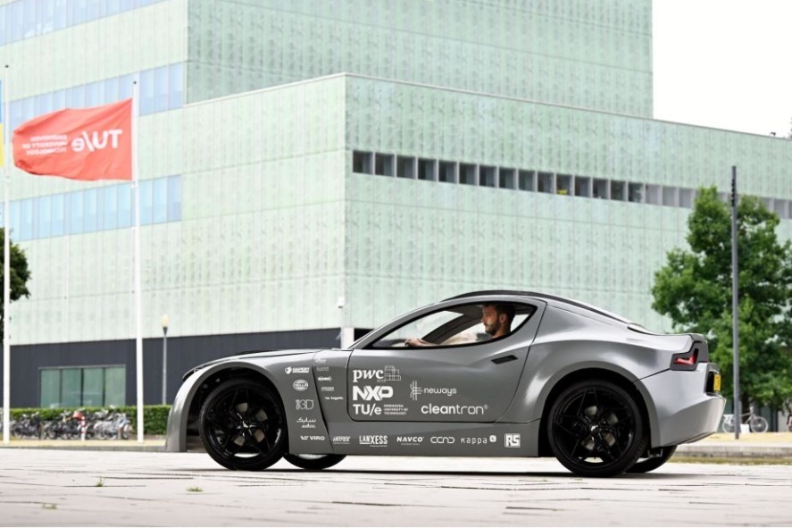 «Первый в мире внедорожный внедорожник на солнечной энергии» проехал по Марокко, питаясь только от солнца