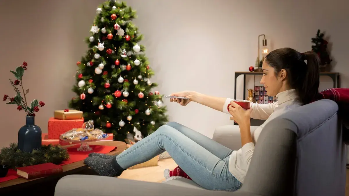 Новогодний огонек 2024: что покажут по ТВ в новогоднюю ночь с 31 декабря