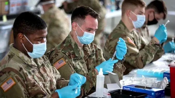 Руководители армии США предстанут перед военным трибуналом за «незаконное принуждение к вакцинации»