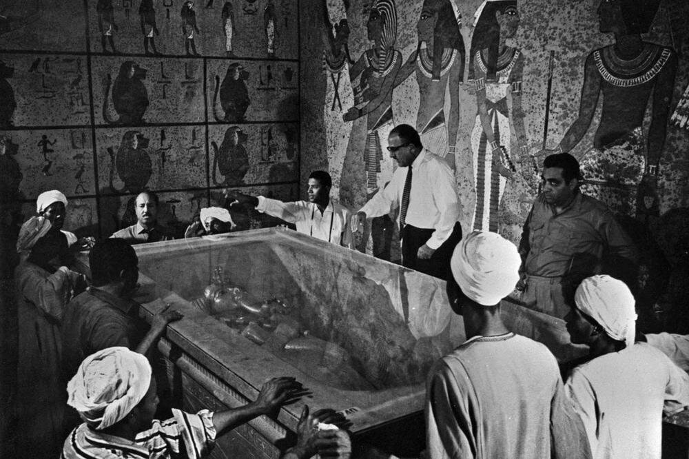 Фараон археолог. Говард Картер Гробница Тутанхамона. Гробница Тутанхамона 1922. Гробница фараона Тутанхамона 1922. 1922 Открытие гробницы Тутанхамона.