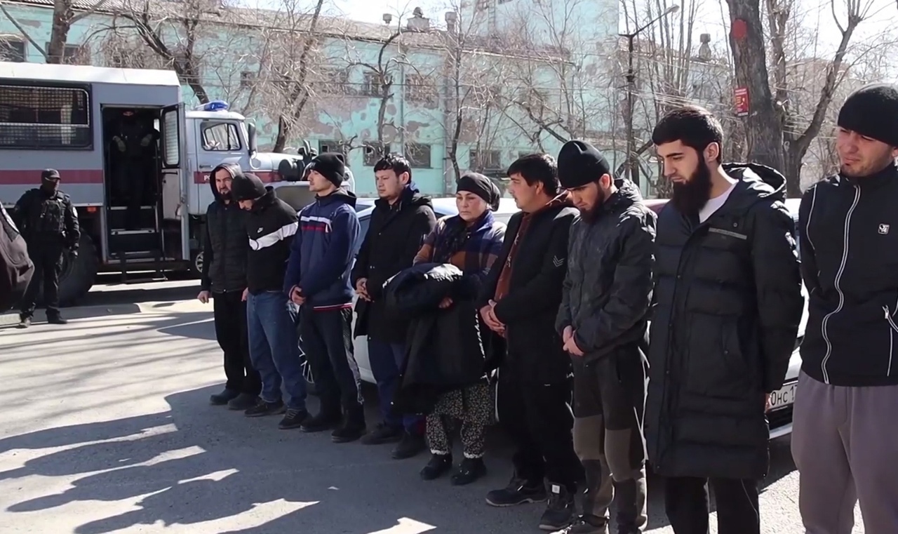 Мигранты в русском поселке кричали: «резать всех, кто старше 7 лет»….