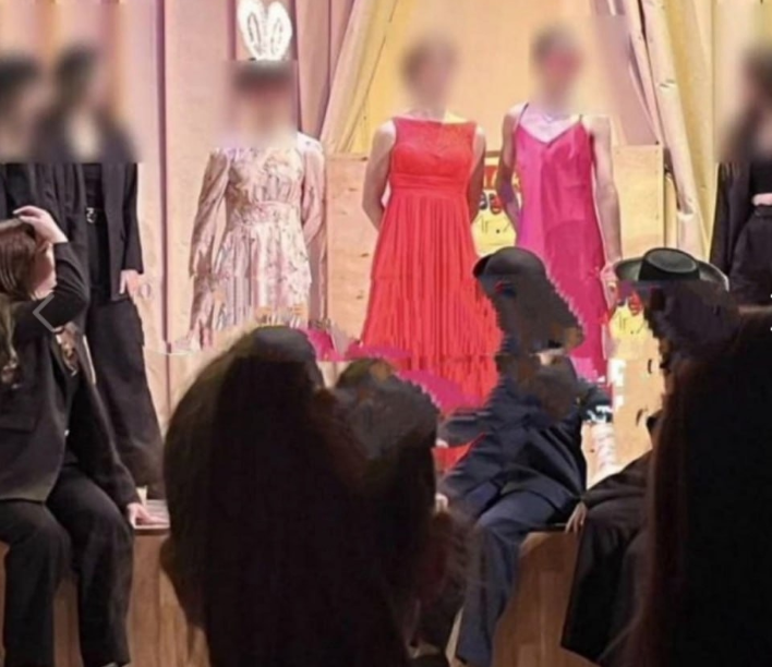 Мальчики одели платья на спектакли и получили обвинение в ЛГБТ<span style=