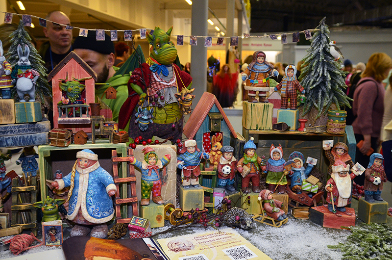 Зимний бал кукол на Тишинке