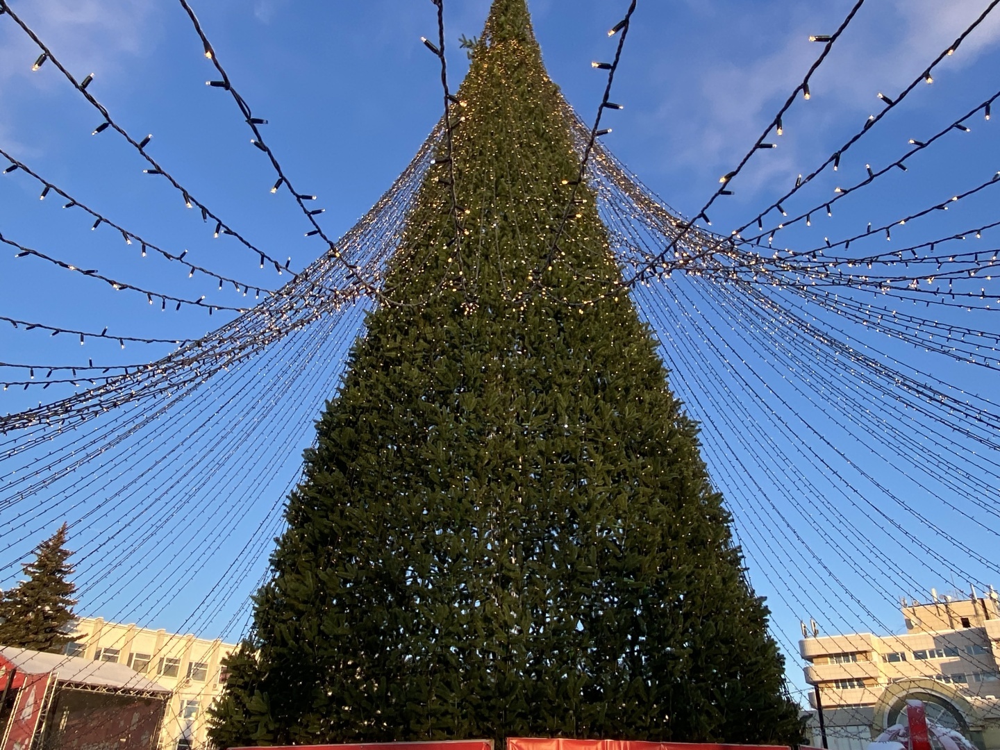 С Новым годом и Рождеством. А у нас конкурс. Старейшие города России