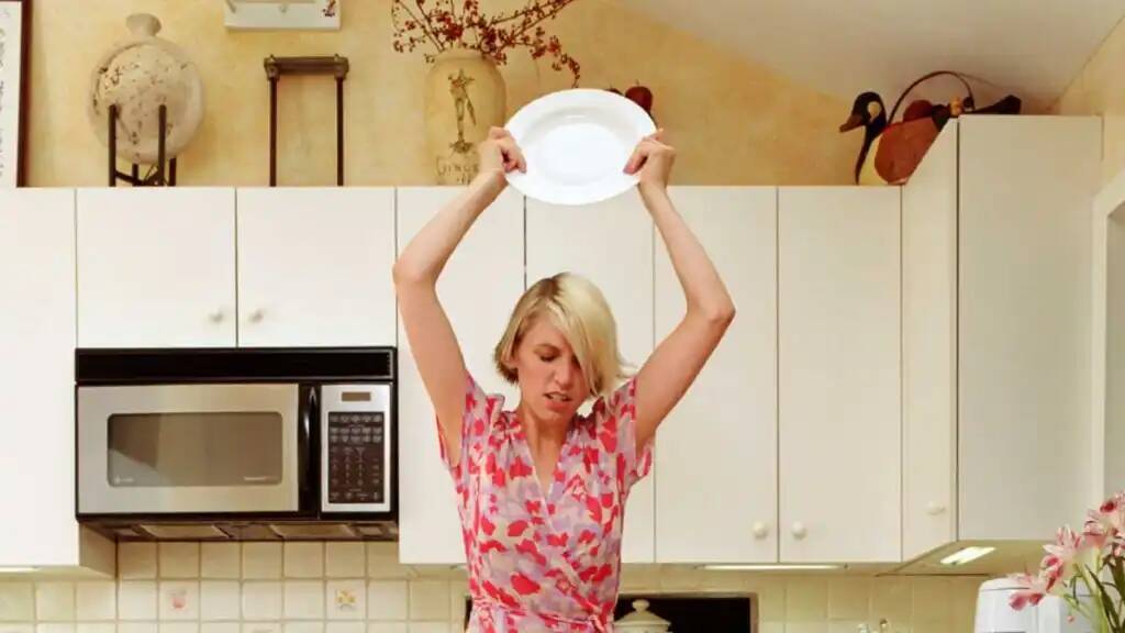 Как появился обычай бить посуду «На счастье». Часть 1