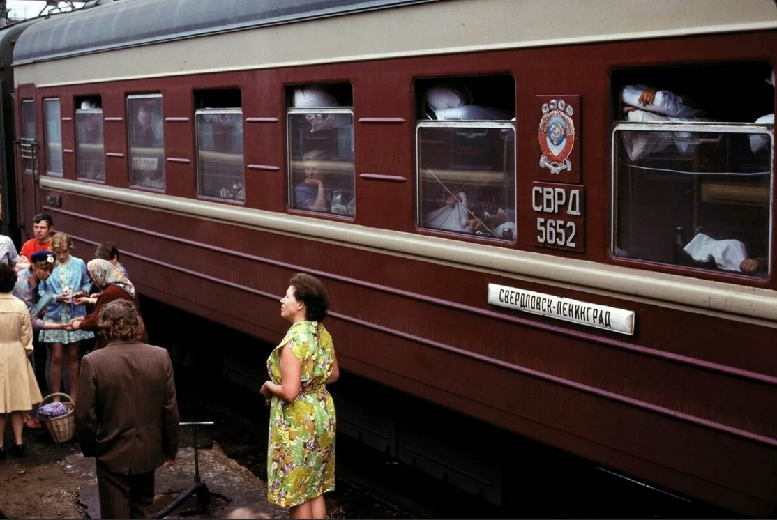 1980г. Поезд из Москвы прибыл в Курск, в одном из его вагонов исчезли и  проводники, и пассажиры. При чём здесь Алла Пугачева? | Глеб, 11 января 2024