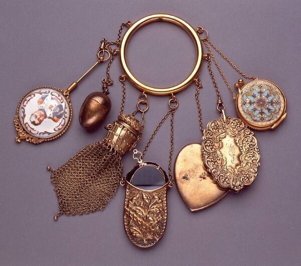 Топ-5 странного антиквариата, мечты любого коллекционера