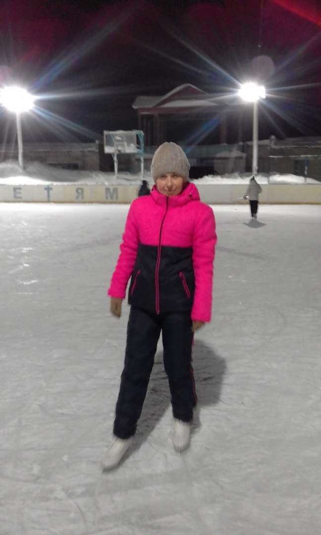 Мой самый любимый зимний вид спорта: катание на коньках на катке и водоемах, розовые щеки и масса положительных эмоций. Вставайте, друзья,на коньки!!!