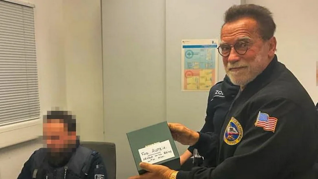 Арнольда Шварцнеггера задержали в аэропорту Мюнхена