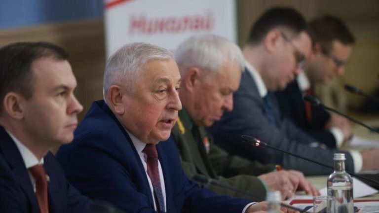 Выборы президента России 2024: какие кандидаты поборются за пост главы нашего государства?