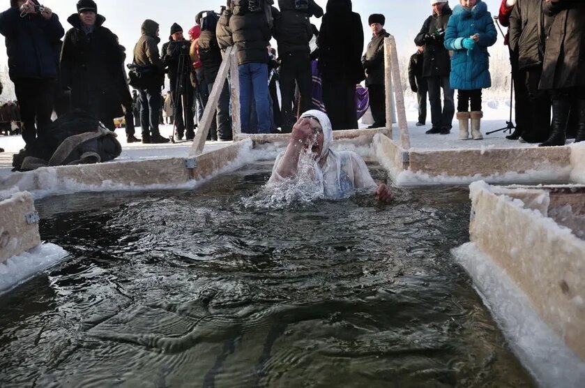 Крещенская вода и её свойства.Всех с Крещением!
