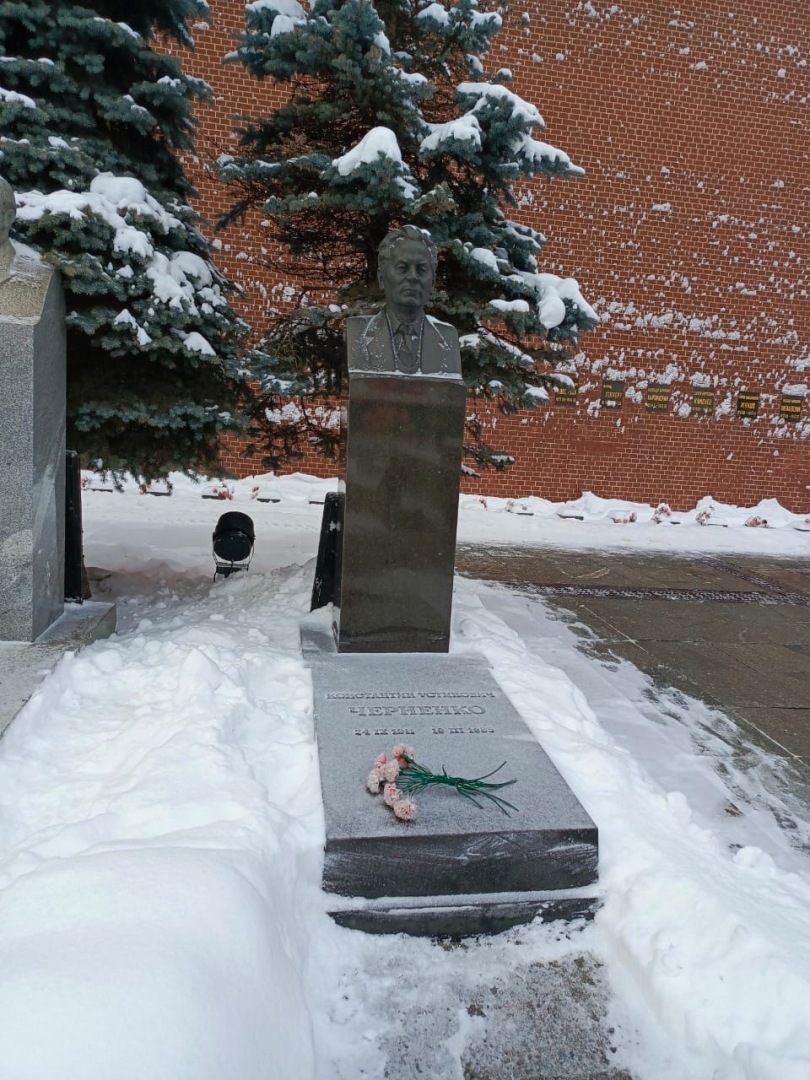 Если и начинать путешествия по России, то только с самого центра истории – Мавзолей. Приглашаю на экскурсию в самый центр Москвы! Фото