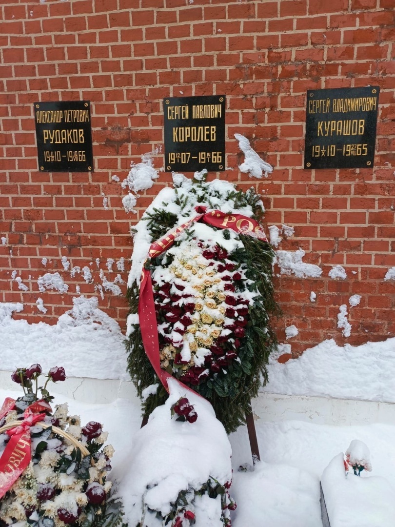 Если и начинать путешествия по России, то только с самого центра истории – Мавзолей. Приглашаю на экскурсию в самый центр Москвы! Фото