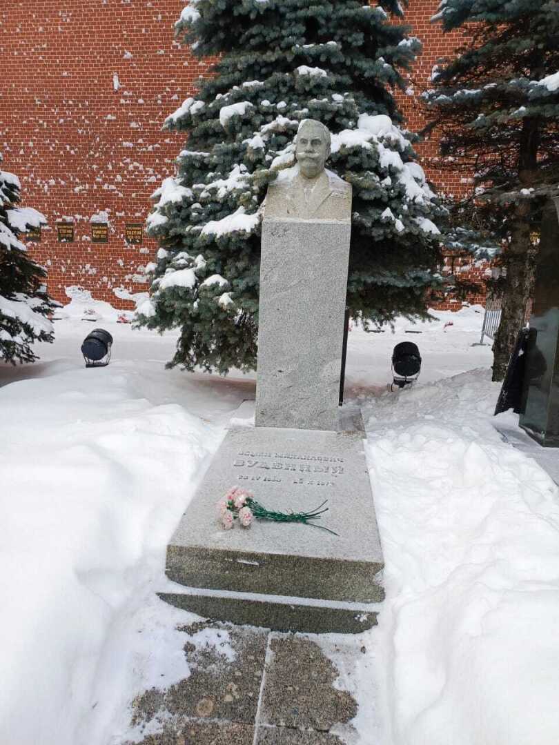 Если и начинать путешествия по России, то только с самого центра истории – Мавзолей. Приглашаю на экскурсию в самый центр Москвы! Фото