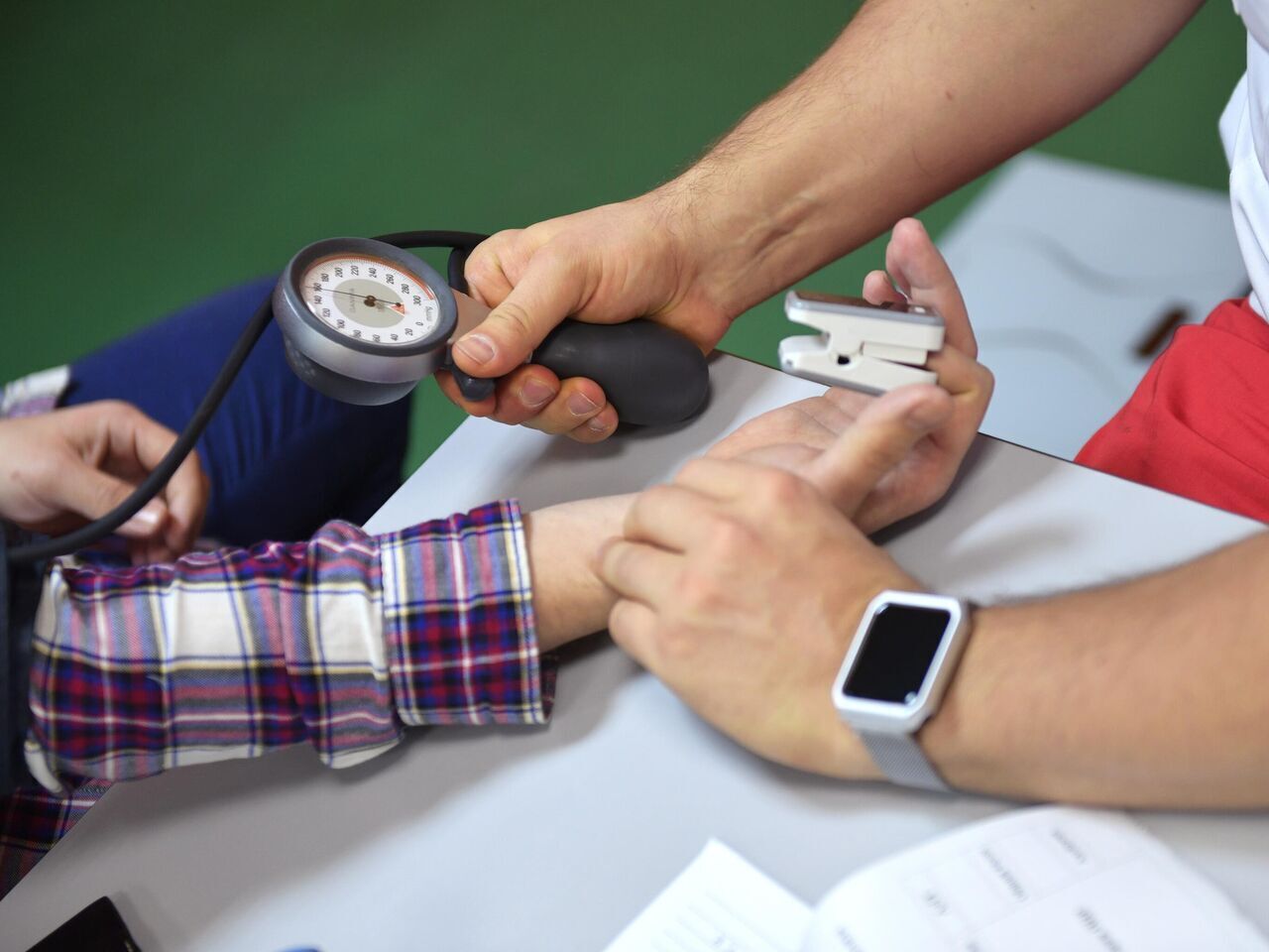 10 действенных народных средств от гипертонии и гипотонии