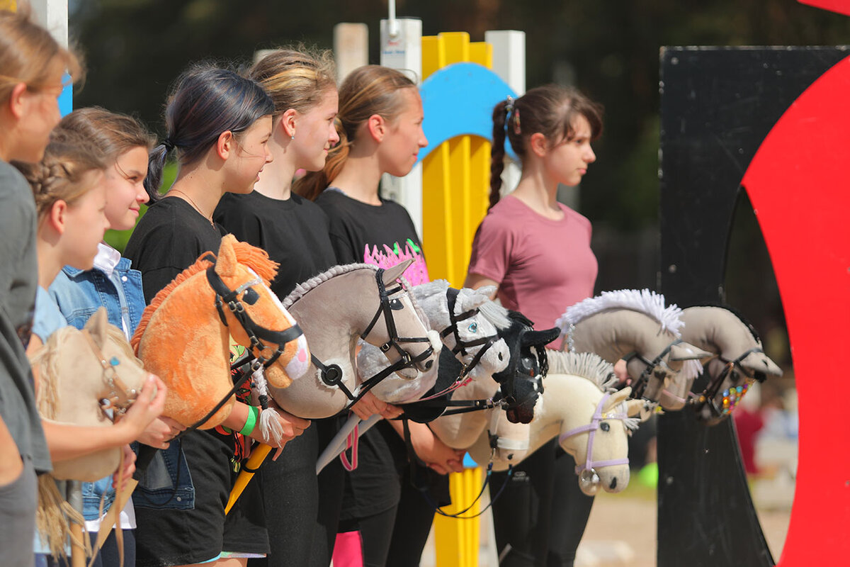 Скакалки, хоббихорсинг и метание ботинок: какие игры из нашего детства "выросли" до профессиональных видов спорта