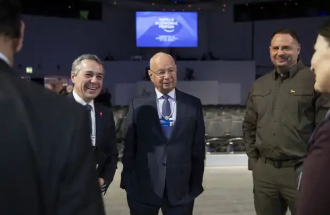 Сбор мировых аферистов