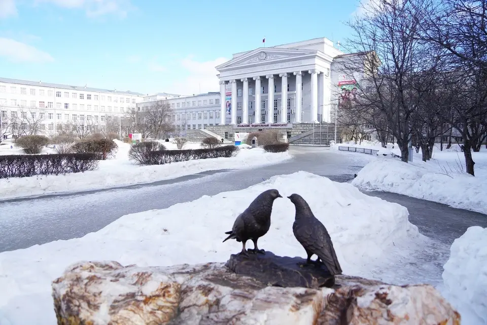 Моя экскурсия по городу Екатеринбургу Свердловской обл. Памятник "Капсула времени". Памятник-копилка бездомной собаке. Памятник банковской карте