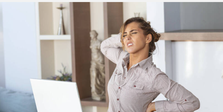 Посидите 30 минут и постойте 5 минут! Врачи выявили две акупунктурные точки, которые улучшают кровообращение и расслабляют мышцы