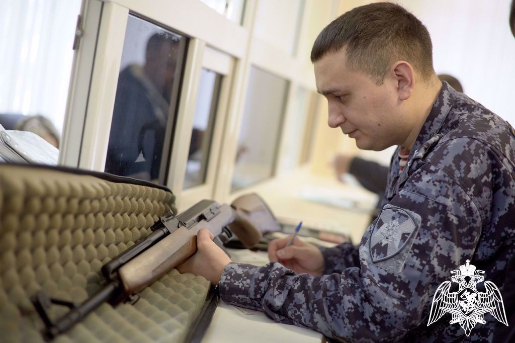 Сотрудники Управления Росгвардии по Республике Башкортостан дали разъяснение о правилах предоставления сведений о наличии зарегистрированного оружия