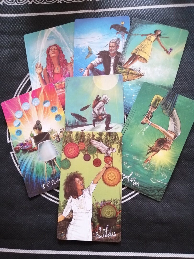 Таро-расклад "Почему он не делает первый шаг?"