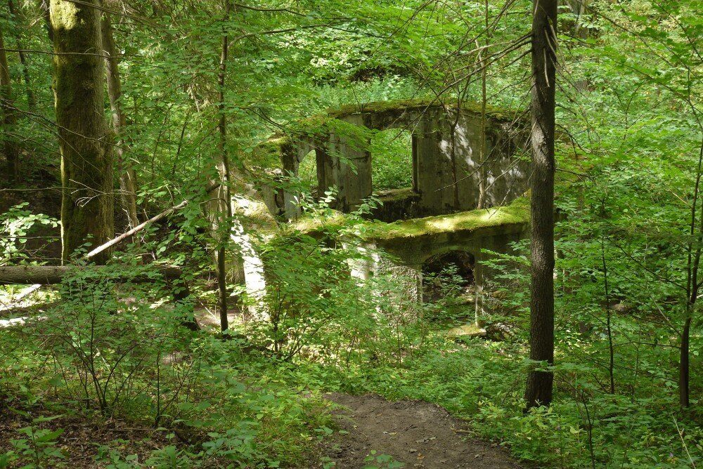 Каменный мост. Мост руины. Руины моста. Мост руины. Руины моста.